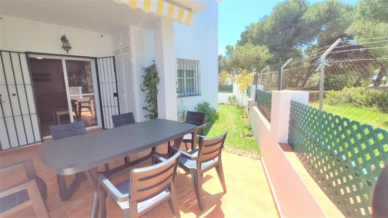 Apartamentos Rotonda Conil De La Frontera Esterno foto