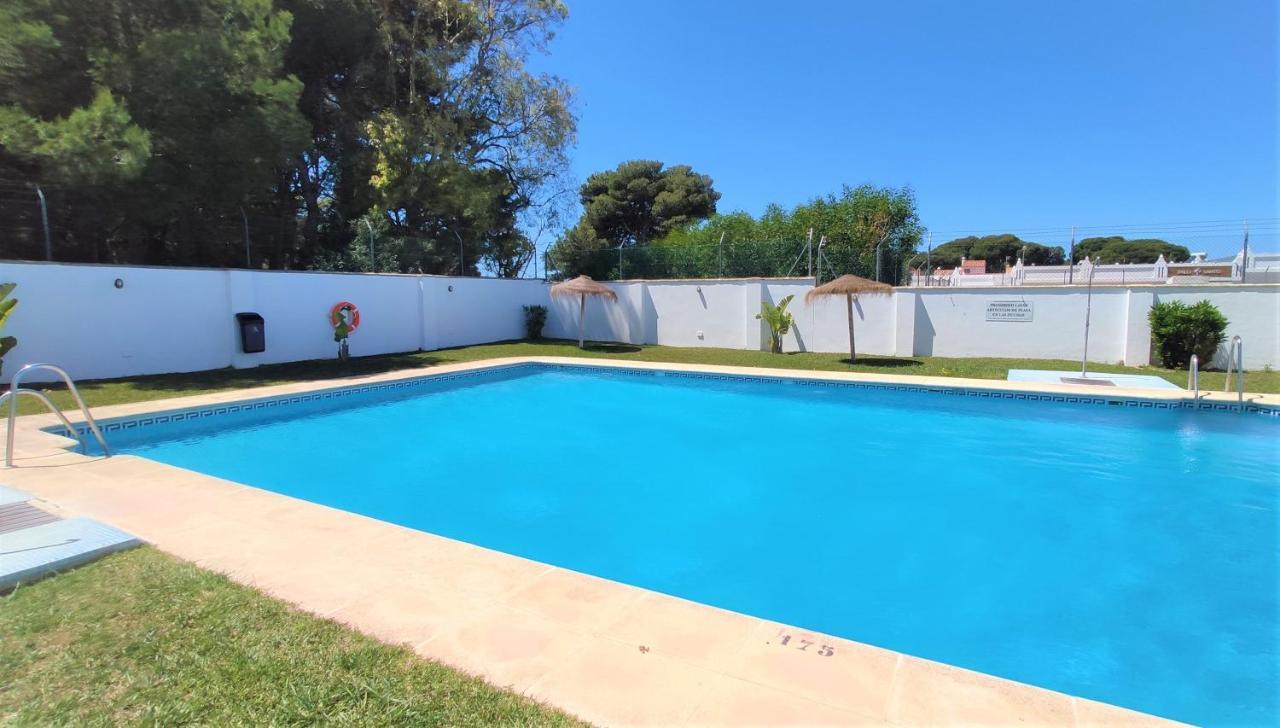 Apartamentos Rotonda Conil De La Frontera Esterno foto